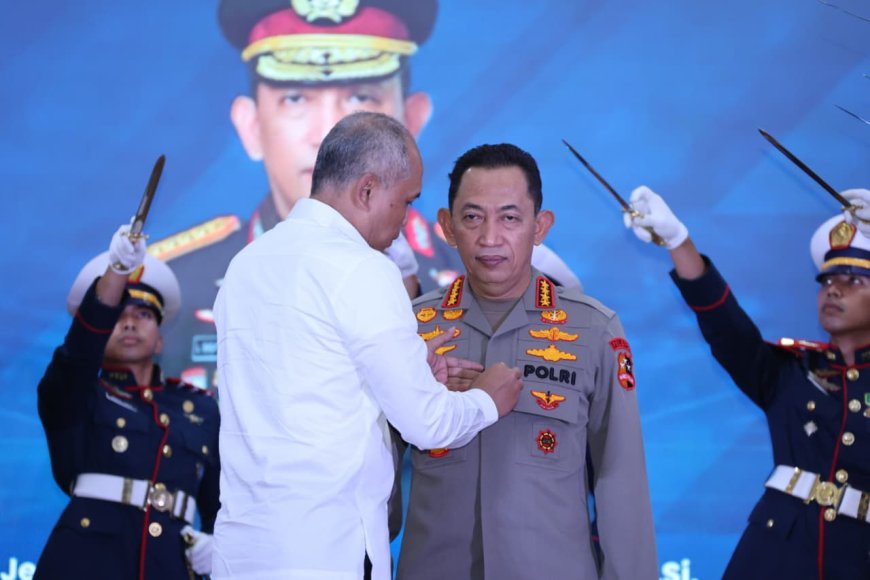Kapolri Terima Adhi Bhakti Senapati, Jadi Motivasi Perkuat Sinergi Keamanan Siber   