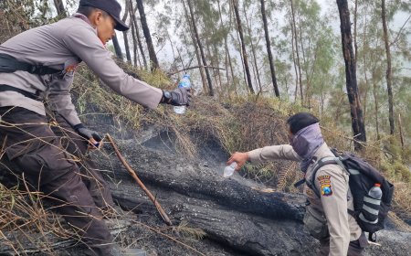 Tembus Ketinggian 1.800 MDPL, Tim Gabungan Polres Blitar Jinakkan Api di Gunung Buthak